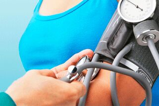 Het meten van de bloeddruk kan helpen bij het identificeren van hypertensie