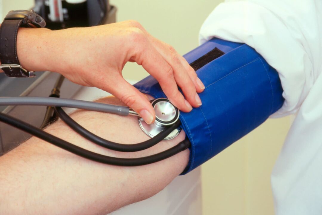 symptomen en oorzaken van hoge bloeddruk